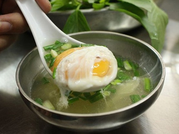 Người Việt có thói quen ăn trứng tưởng bổ dưỡng, hóa ra lại dễ 'rước' độc vào thân