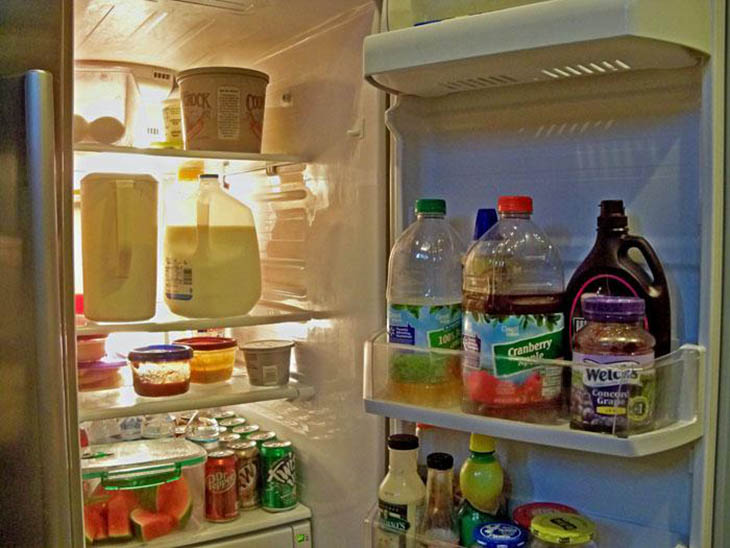 Tủ lạnh bị rỉ nước hoặc đóng không chặt: Nguyên nhân, hậu quả và giải pháp
