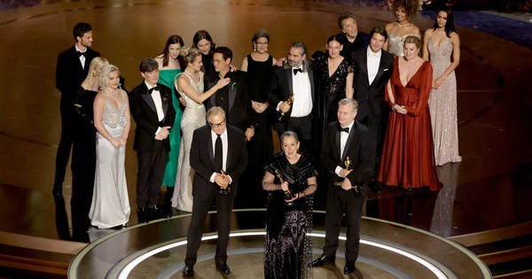 Oscar 2024: Oppenheimer đại thắng, Emma Stone tỏa sáng