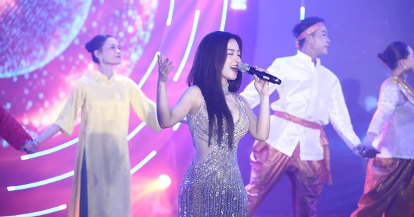 Dương Hoàng Yến tự hào hát Một vòng Việt Nam tại Campuchia