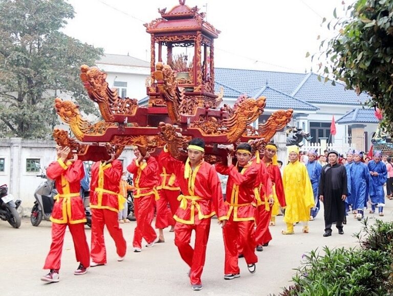 Thanh Hóa: Lễ hội Chiêng thu hút hàng nghìn du khách